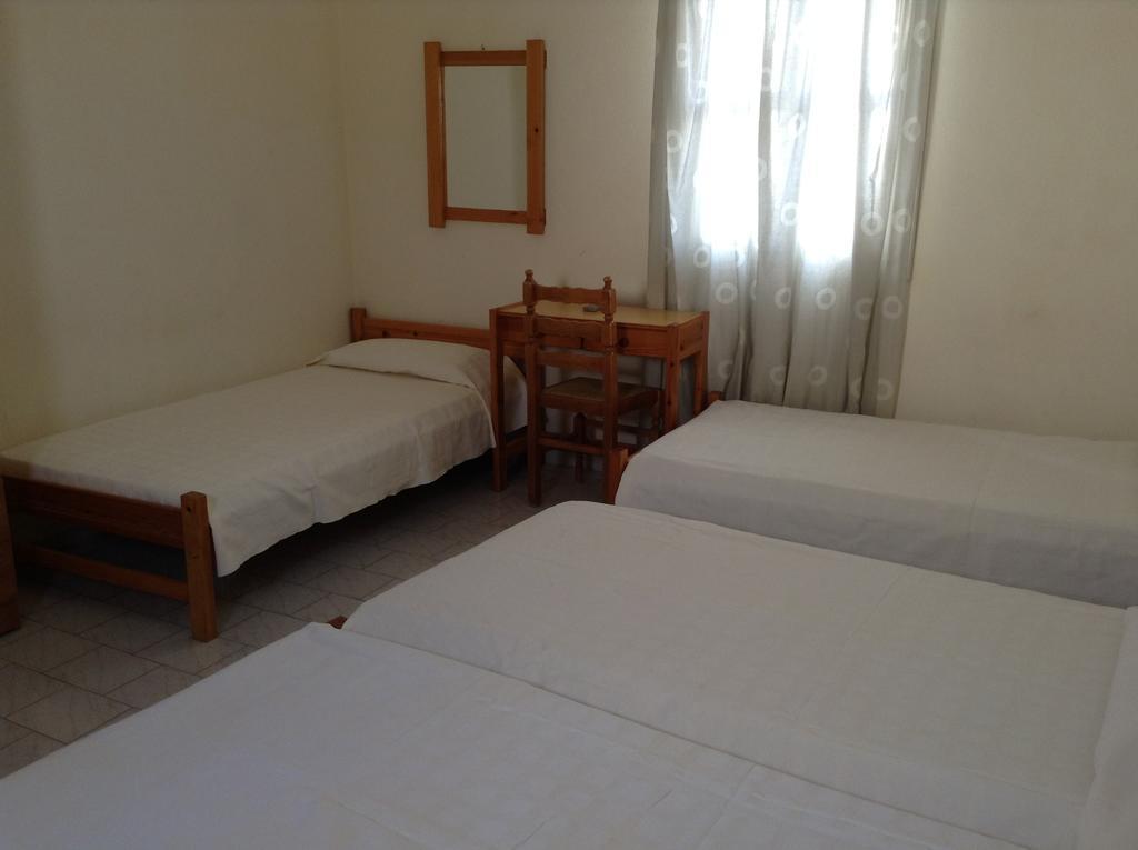 Rooms To Let Katerina & John'S Perissa  Quarto foto