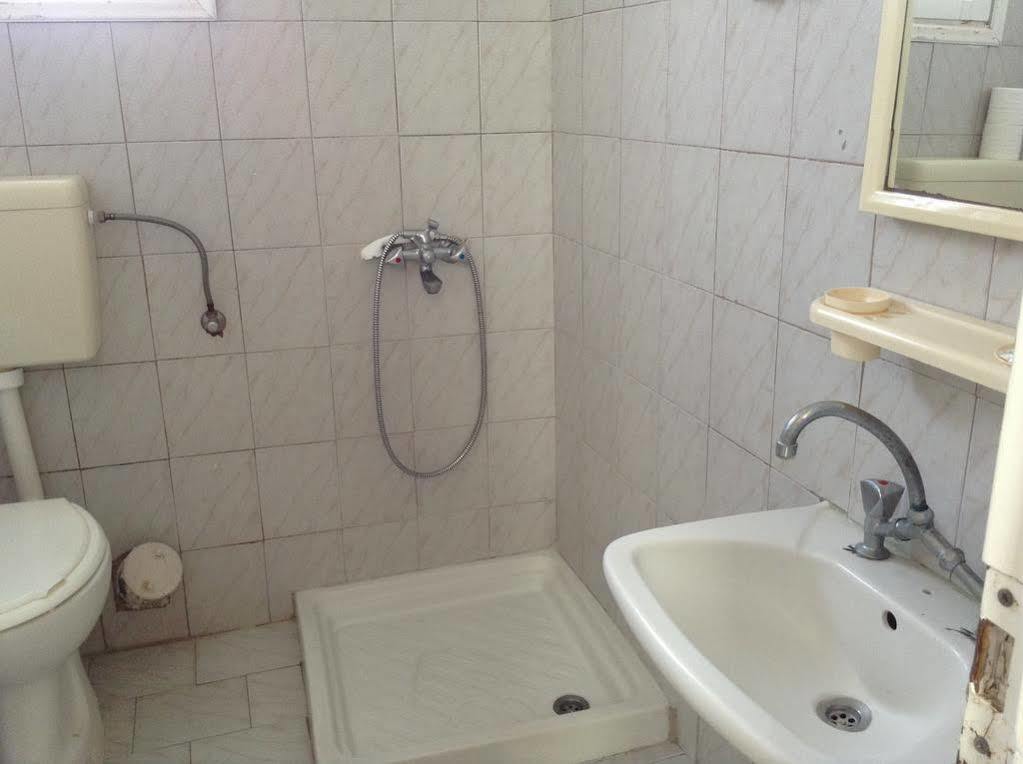 Rooms To Let Katerina & John'S Perissa  Exterior foto